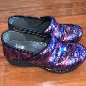 Dansko Iridescent Purple Mules size 38